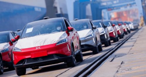 二次上市 改老款 发新车,小鹏汽车为何这么 急